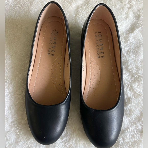 Journee Collection Shoes - Journee Collection Women’s Black Comfort Pumps Sz 8 Round Toe Low Heel Shoes